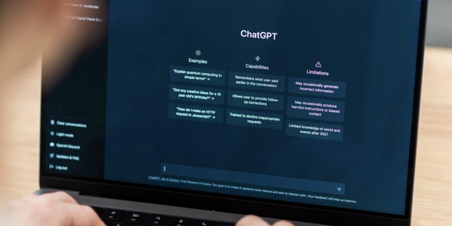 Il cuculo digitale. Intelligenza artificiale e falsificazione storica